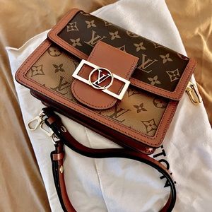 Reverse Monogram Dauphine Mini           Designer ID: FO2129
Location: Michigan